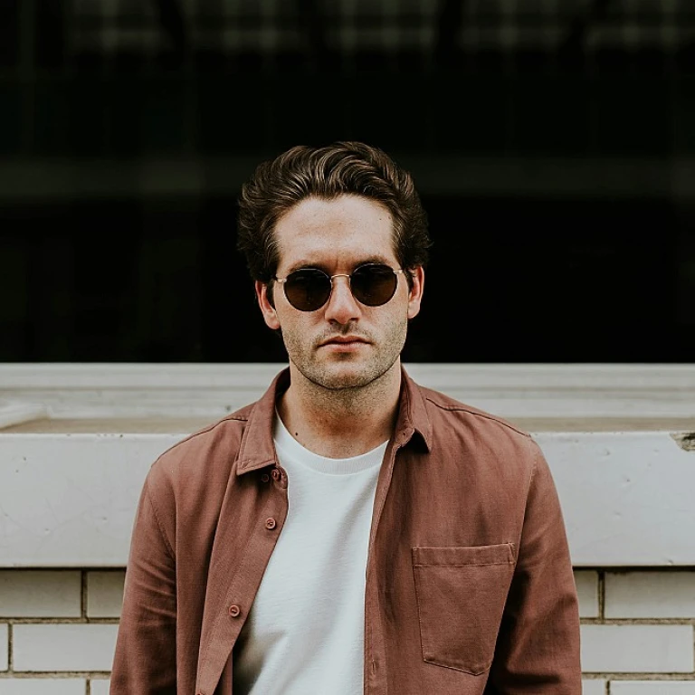 Les lunettes de soleil Paul Smith : Élégance et style intemporel