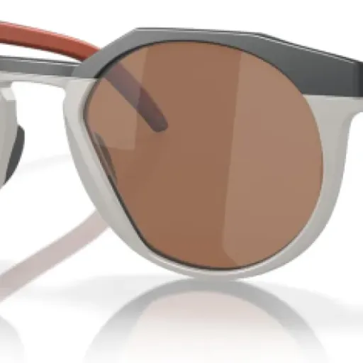 Test Oakley HSTN OO 9242 : des lunettes de soleil stylées mais pas parfaites